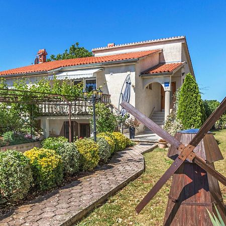 Gorgeous Apartment In Pula With Wifi ภายนอก รูปภาพ