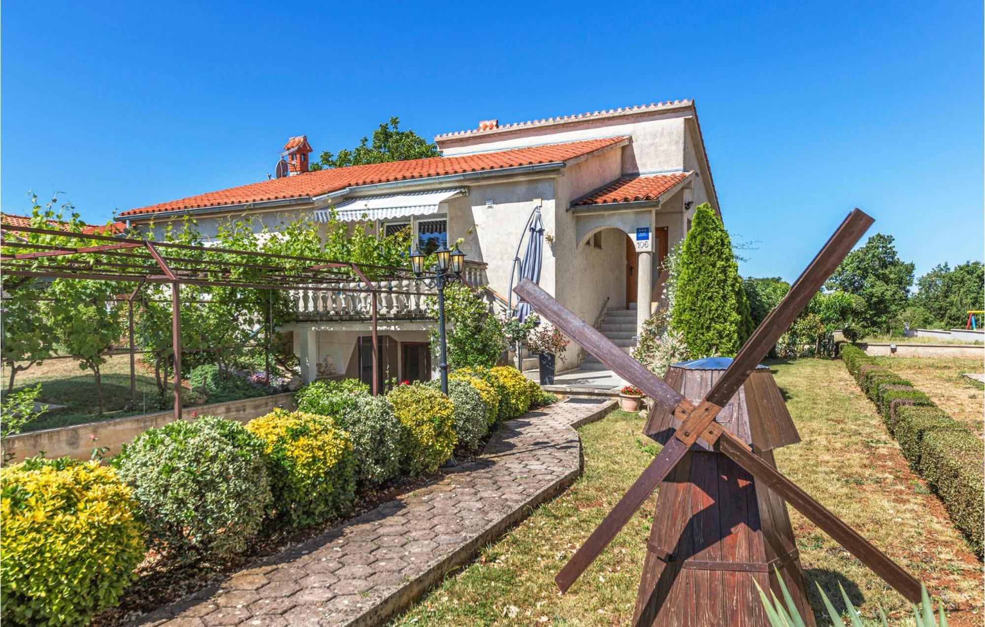 Gorgeous Apartment In Pula With Wifi ภายนอก รูปภาพ