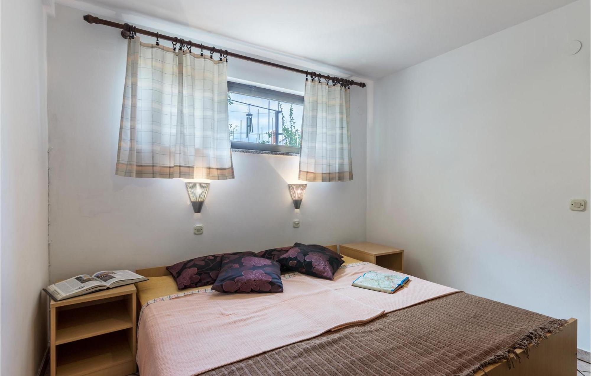 Gorgeous Apartment In Pula With Wifi ภายนอก รูปภาพ
